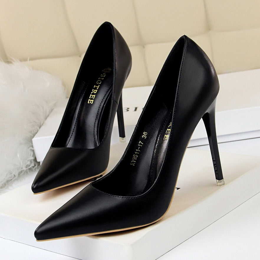 Shallow pointed sexy shoes